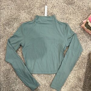 Lululemon Athletica Green Fitted Crop Long Sleeve Tee